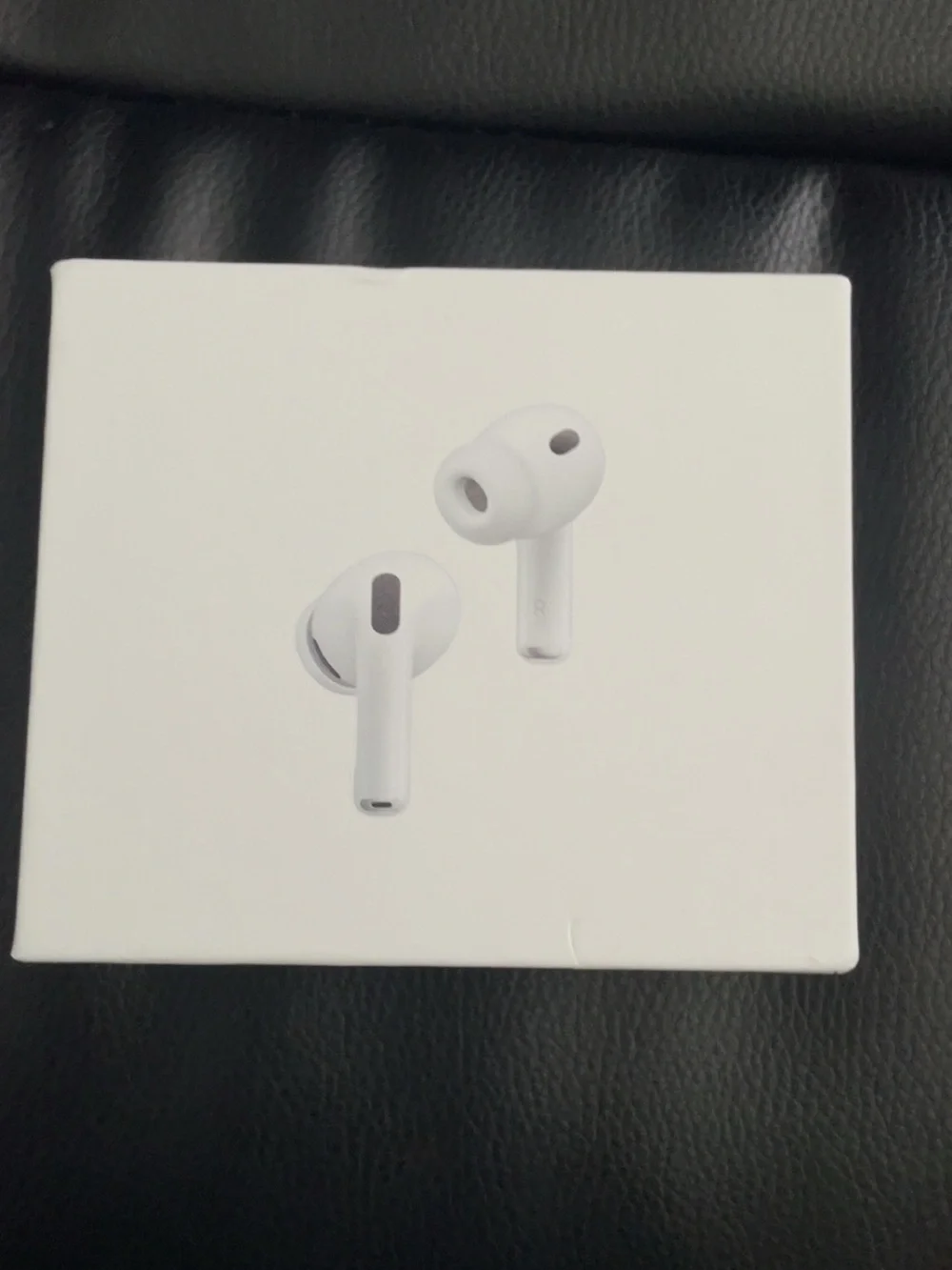 Apple AirPods Pro 3 earbuds Bluetooth connection.